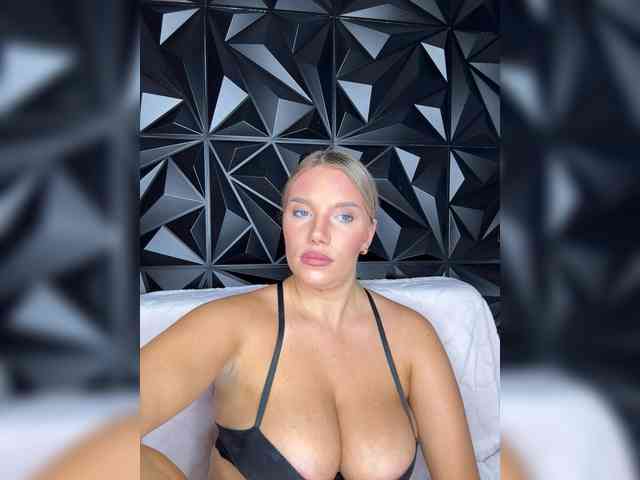 LYALYAtop webcam