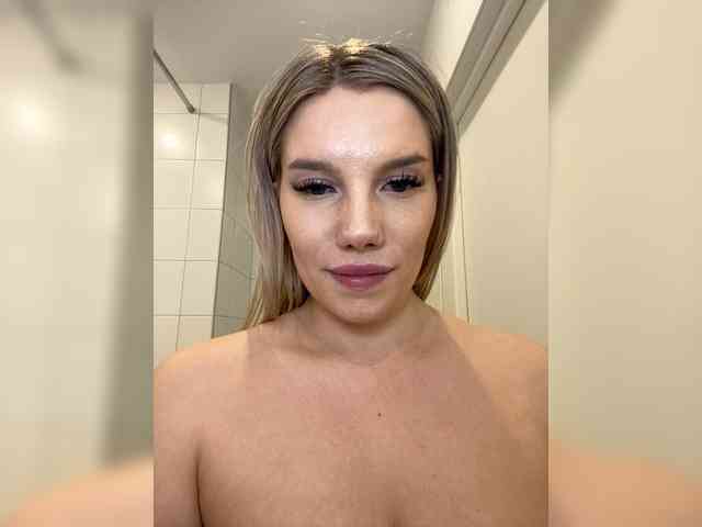 LYALYAtop webcam