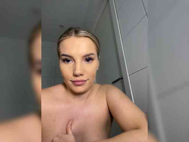 LYALYAtop webcam