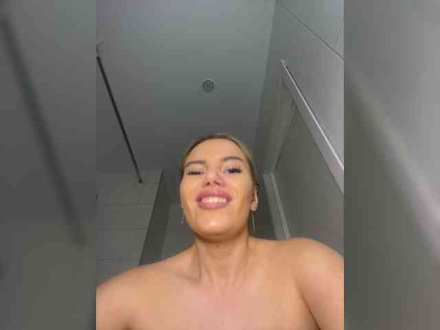 LYALYAtop webcam