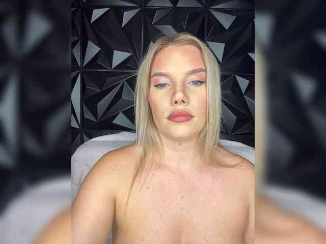 LYALYAtop webcam