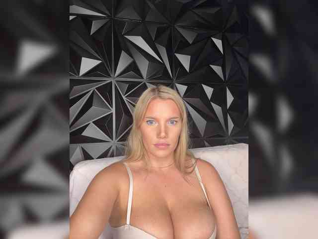 LYALYAtop webcam