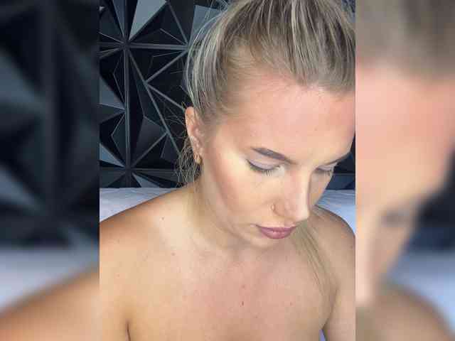 LYALYAtop webcam