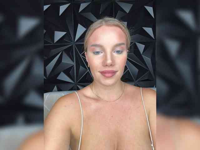 LYALYAtop webcam