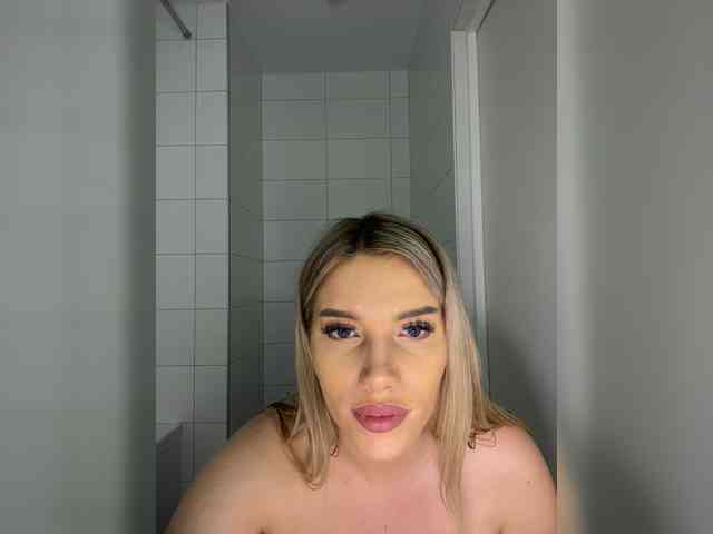 LYALYAtop webcam