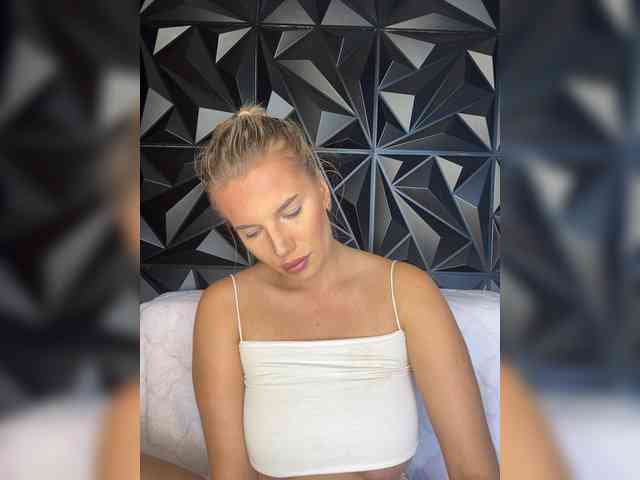 LYALYAtop webcam