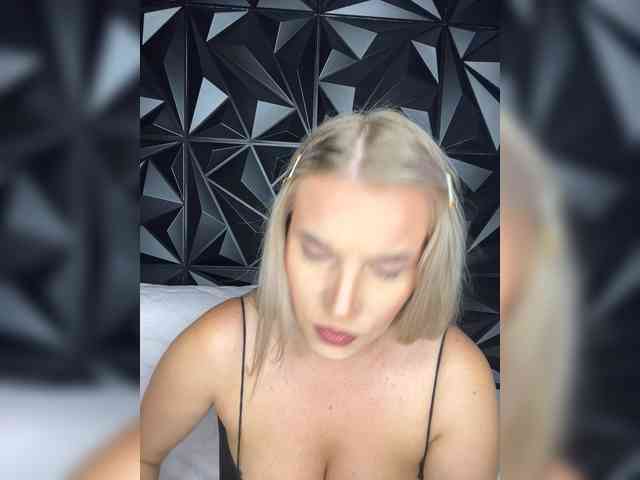 LYALYAtop webcam
