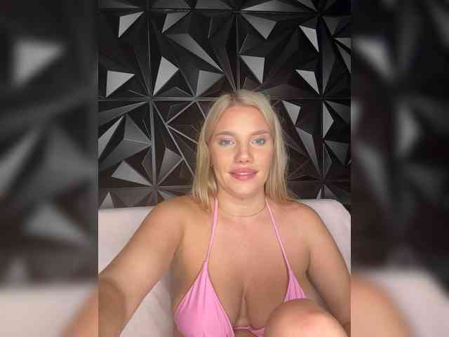 LYALYAtop webcam