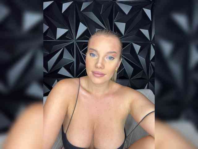 LYALYAtop webcam