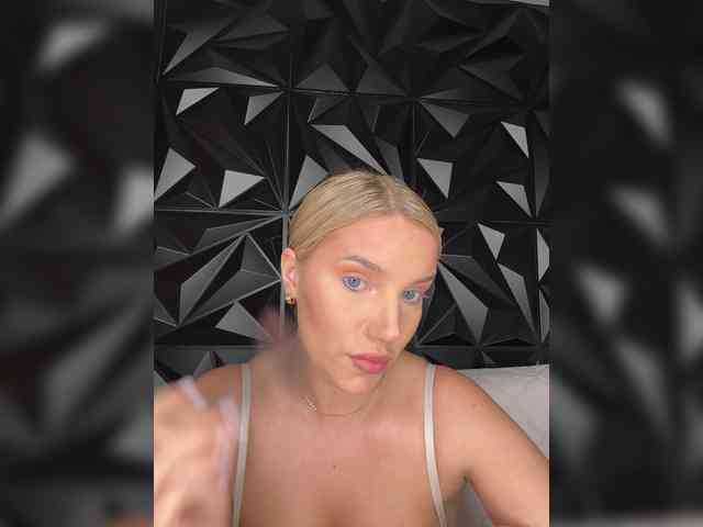 LYALYAtop webcam
