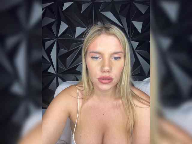 LYLAtop Sex Cam Show