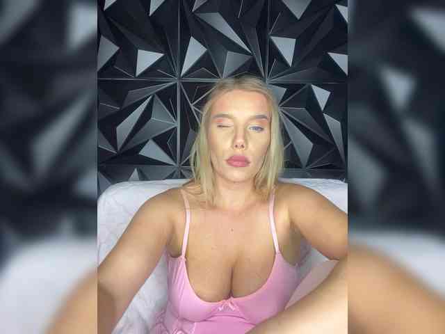 LYLAtop Sex Cam Show