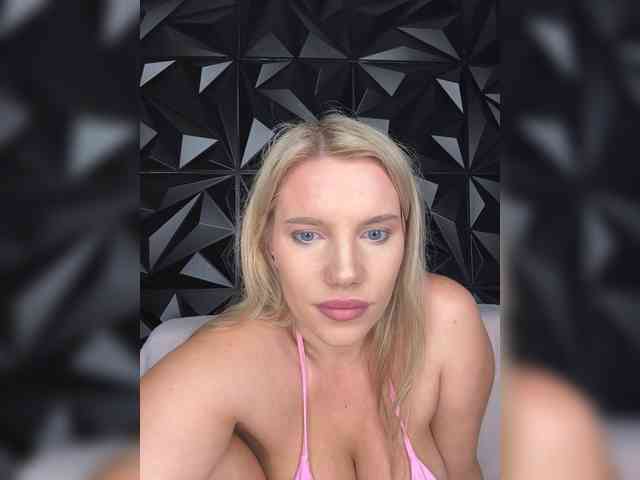 LYALYAtop webcam