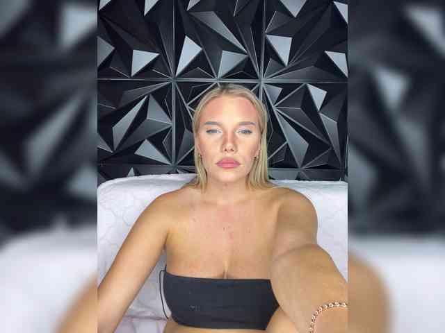 LYALYAtop
