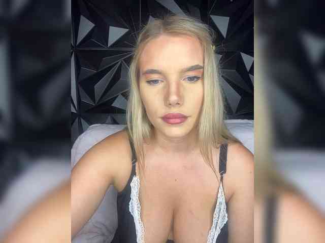LYALYAtop webcam