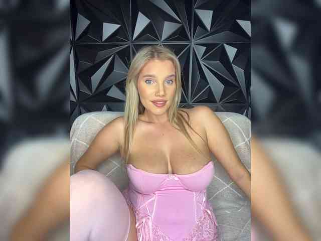LYALYAtop webcam
