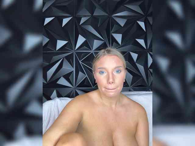 LYALYAtop webcam