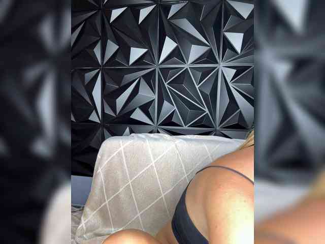 LYALYAtop webcam