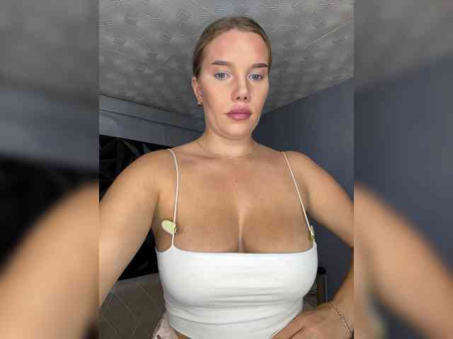 LYALYAtop webcam