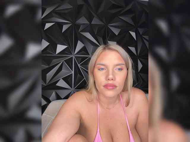 LYALYAtop webcam