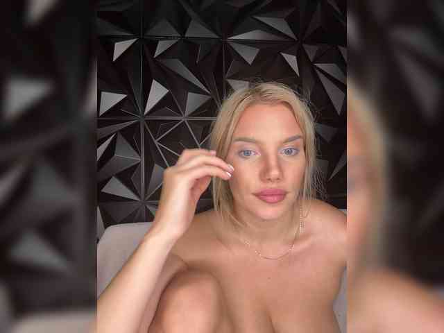 LYLAtop Live Webcam on BongaCams