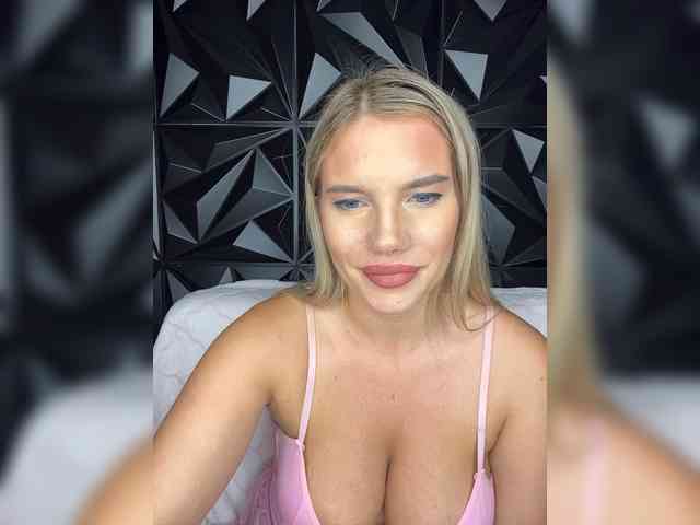 LYALYAtop webcam