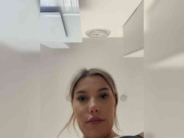 LYALYAtop webcam