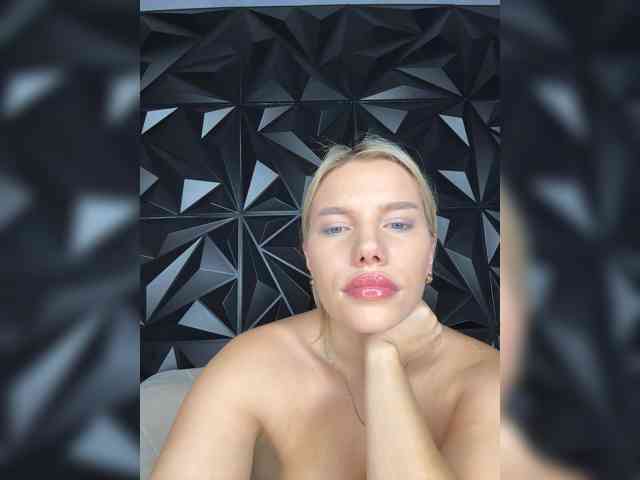 LYLAtop Live Webcam on BongaCams