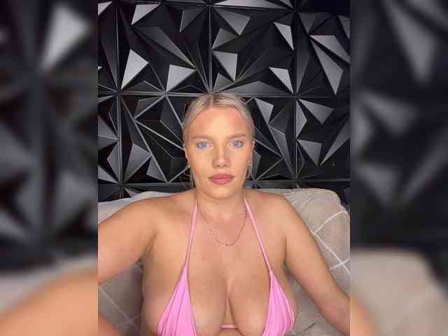 LYALYAtop webcam