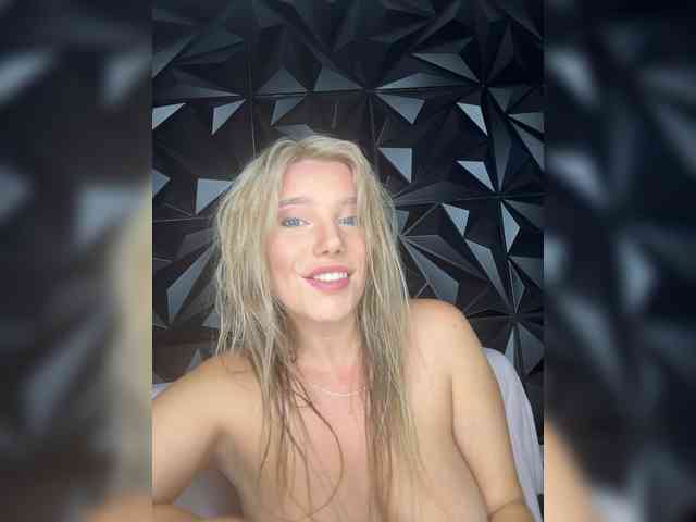 LYALYAtop webcam