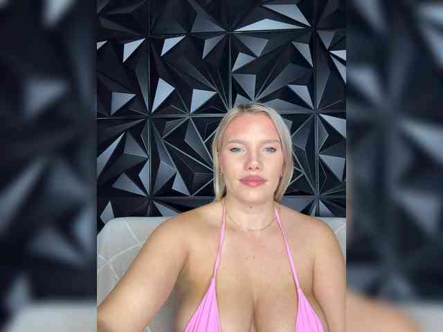 LYALYAtop webcam