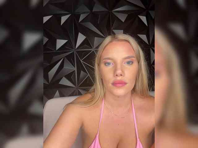 LYALYAtop webcam