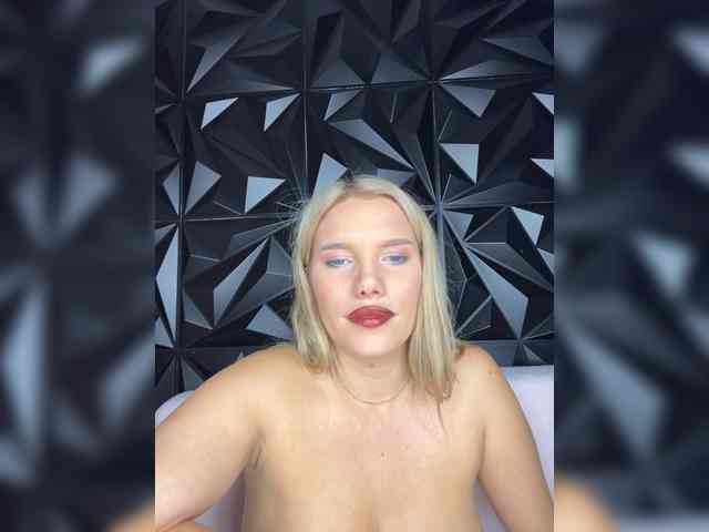 LYALYAtop webcam