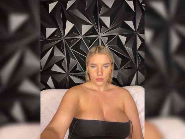 LYALYAtop webcam