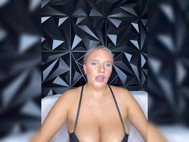 LYALYAtop webcam