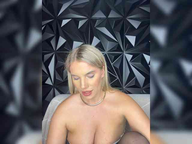 LYALYAtop webcam