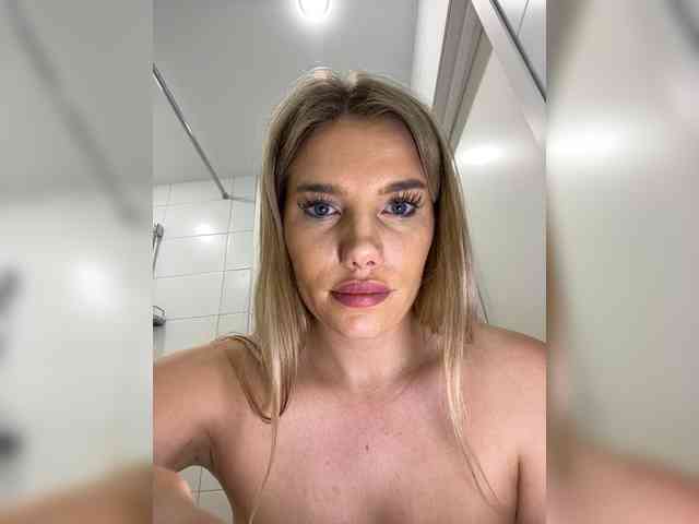 LYALYAtop webcam