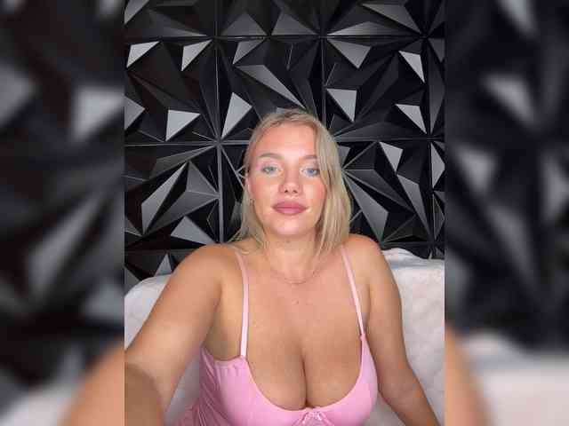 LYALYAtop webcam