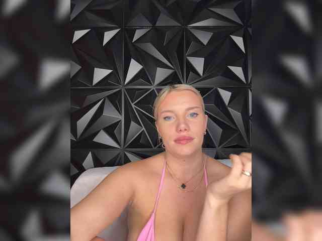 LYALYAtop webcam