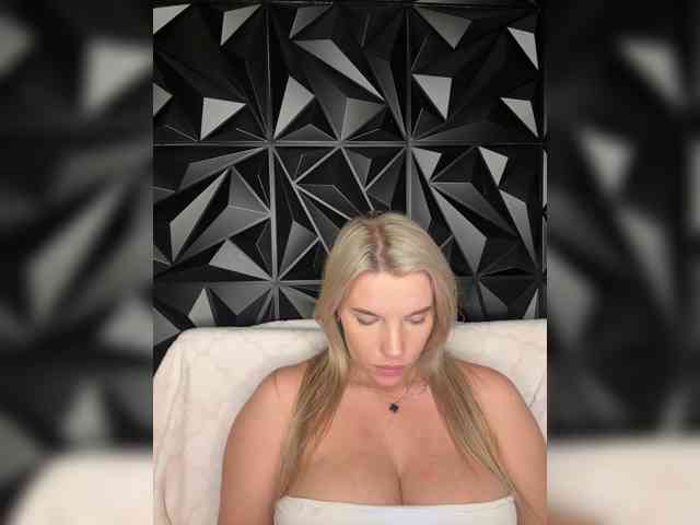 LYALYAtop webcam