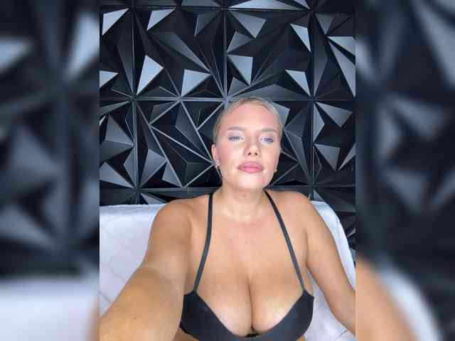 LYALYAtop webcam