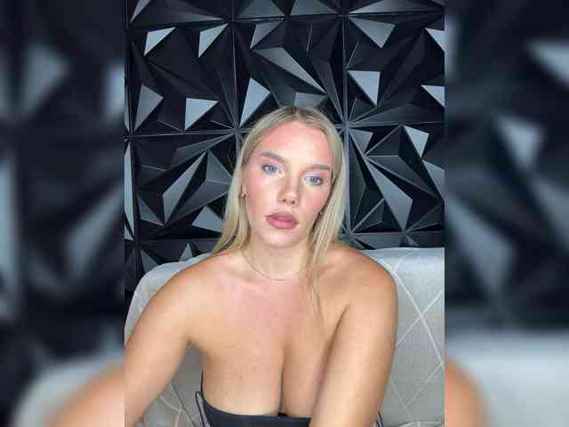 LYALYAtop webcam