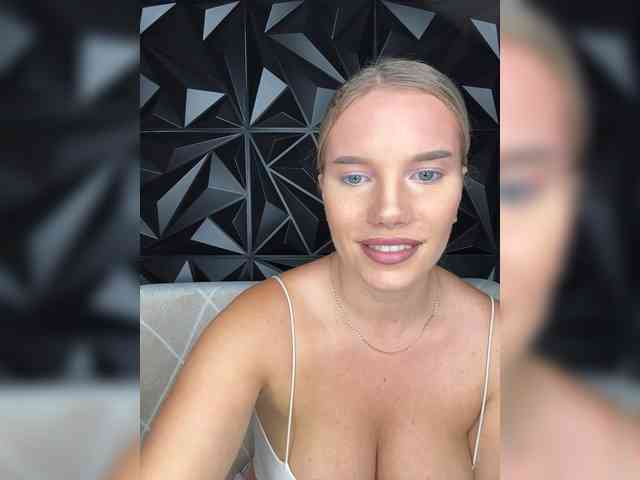 LYALYAtop webcam