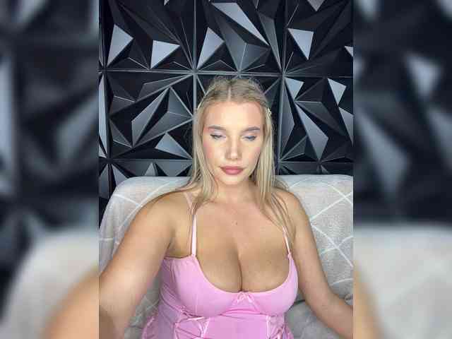 LYALYAtop webcam