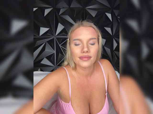 LYALYAtop webcam