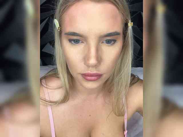 LYALYAtop webcam
