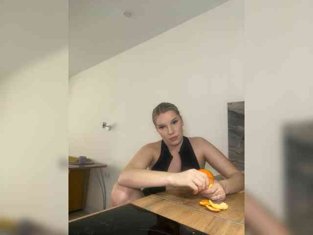 LYALYAtop webcam