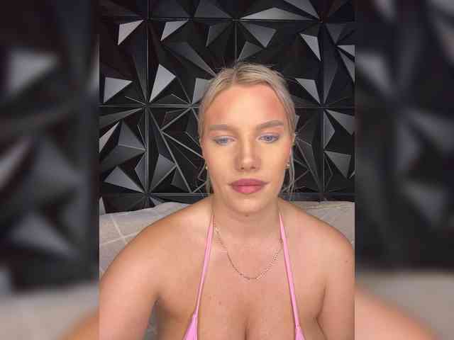 LYALYAtop webcam