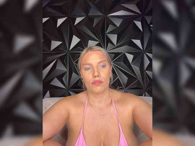 LYALYAtop webcam