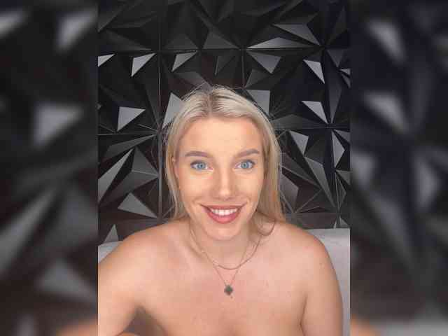 LYALYAtop webcam